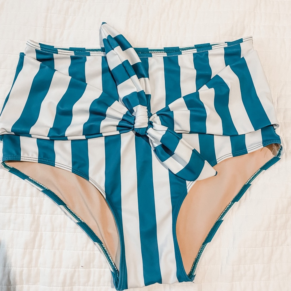 Kortni Jeane teal stripe tie front